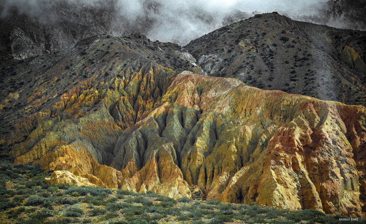 "Cerros camino a Uspallata, Mendoza" de Ricardo Rivas