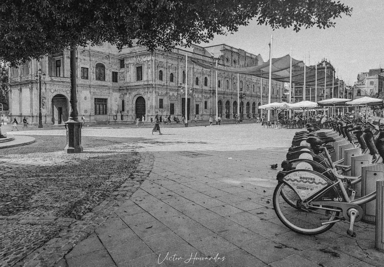 "Calles Sevillanas" de Victor Houvardas