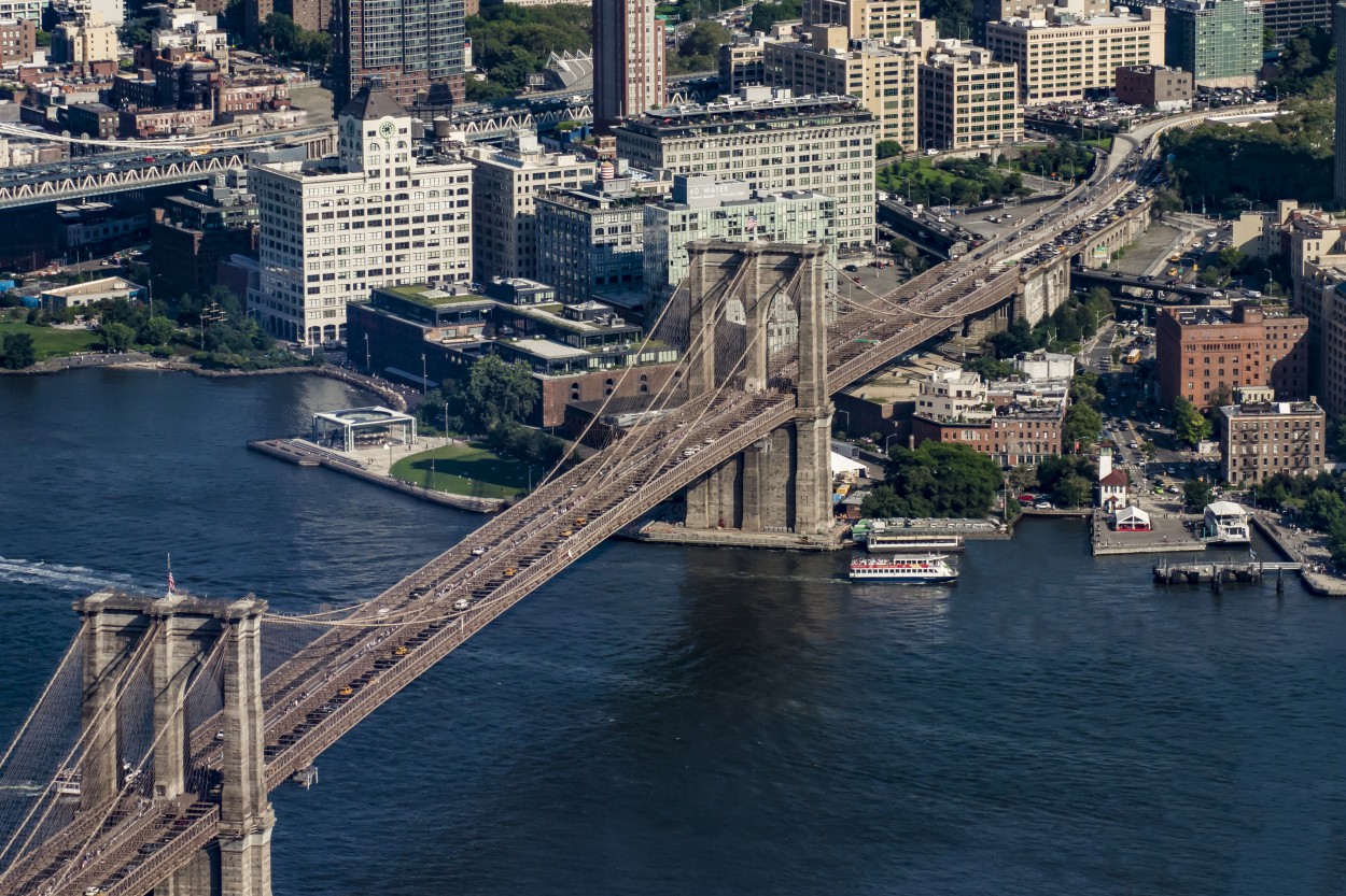 "Puente de Brooklyn" de Sandra Veronica Arena