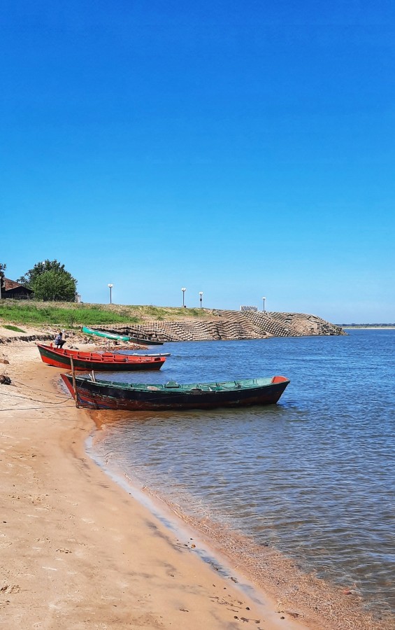 "Sobre la costa de Empedrado" de Ana Piris