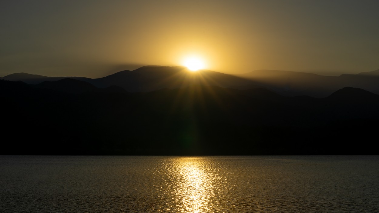 "Atardecer desde `dique La Cienaga` .Jujuy-Argentin" de Anahi Vildoza