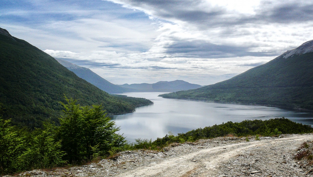 "Lago Escondido" de Juan Carlos Barilari