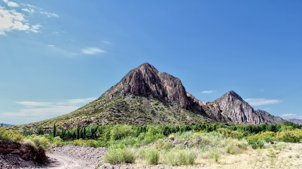 "Cerros mendocinos" de Juan Carlos Barilari