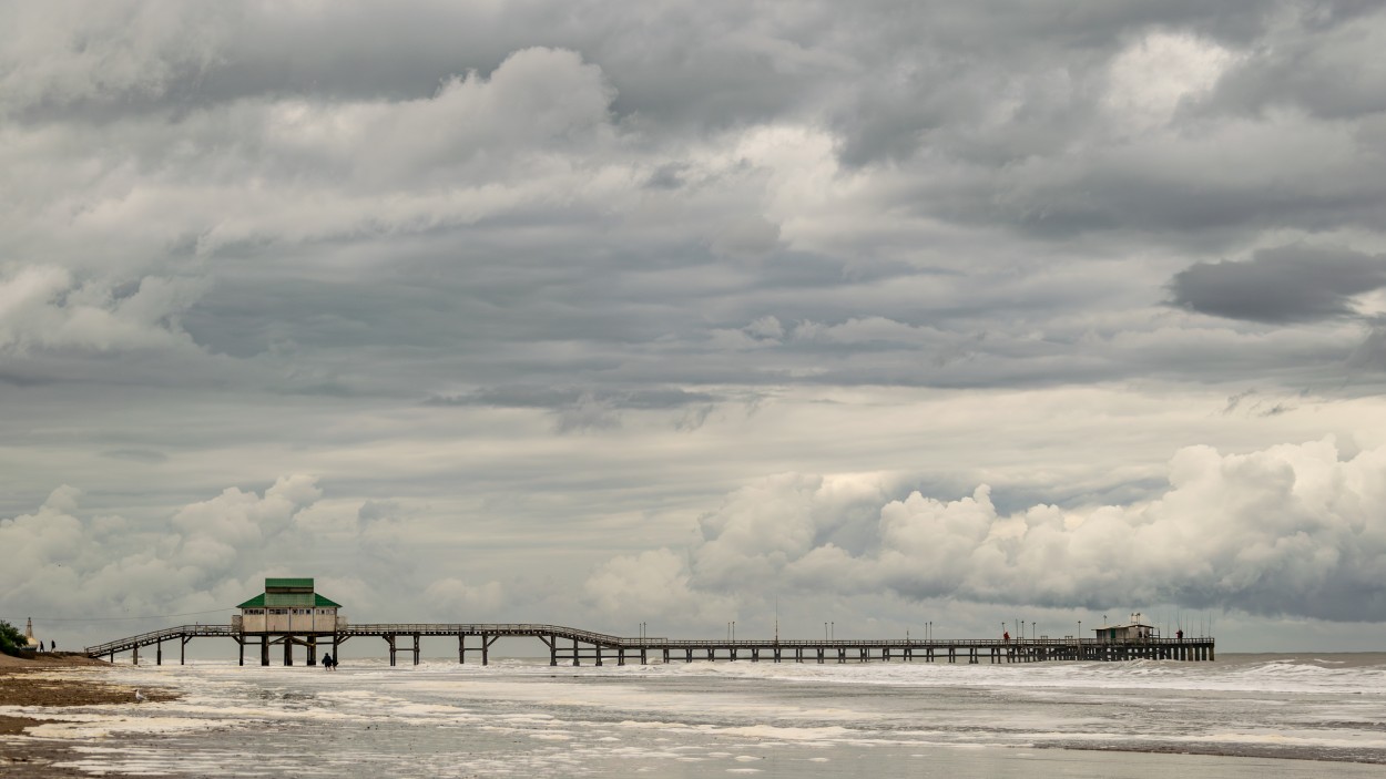 "Nubes sobre el muelle" de Diego Fernando Ameri