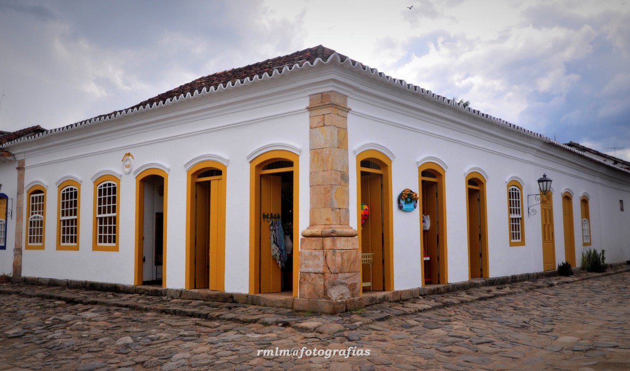 "Esquina Colonial" de Ricardo Mximo Lopez Moral