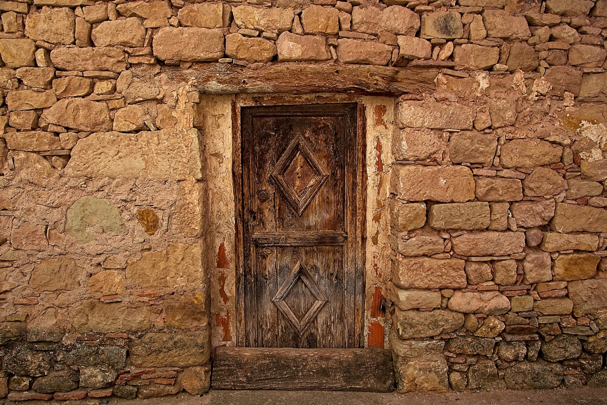 "Puerta. Mora de Rubielos, Castelln, Espaa." de Juan Beas