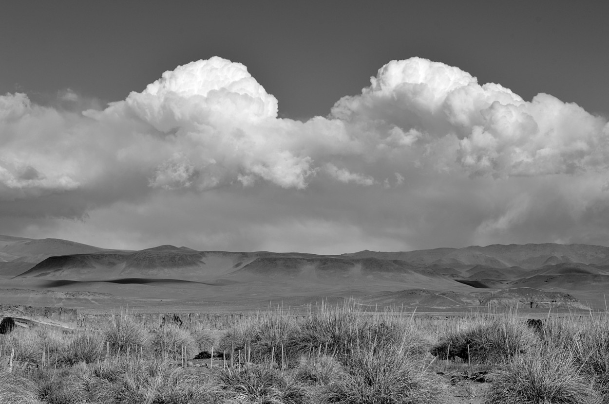 "Las nubes en primavera queriendo ser verano" de Marcos Pedro Escudero