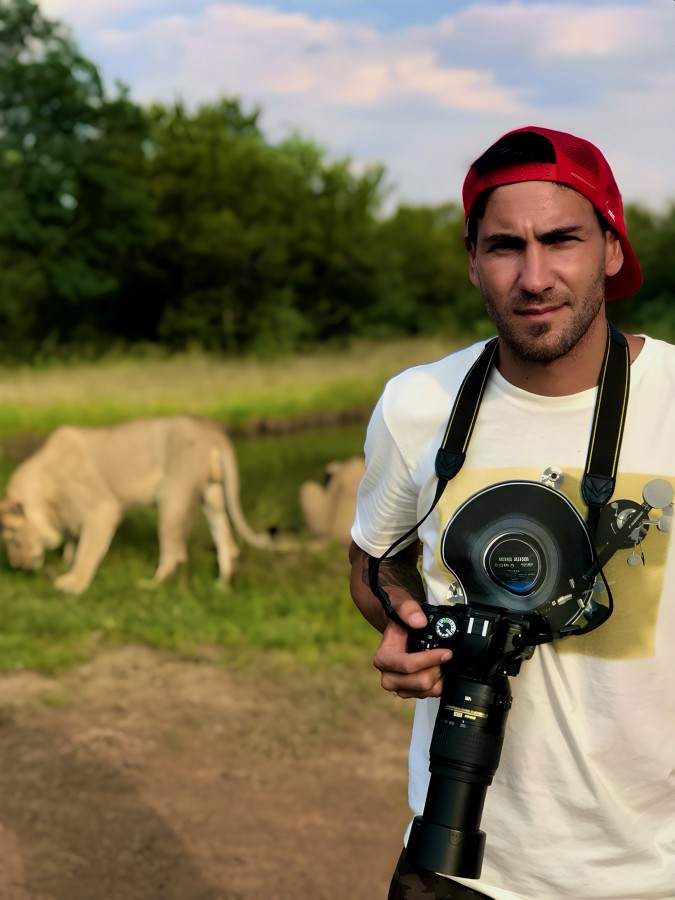 "Entre leones" de Alejandro Salomn Capoya