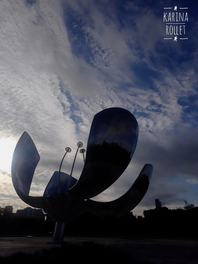 "Floralis Genrica ciudad de Buenos Aires" de Karina Rollet