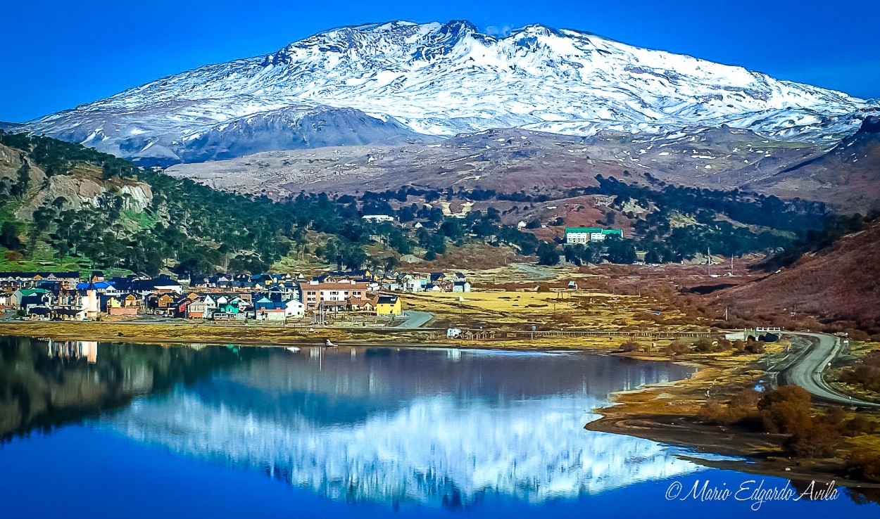 "VOLCAN COPAHUE VISTO DESDE CAVIAHUE" de Mario Edgardo Avila