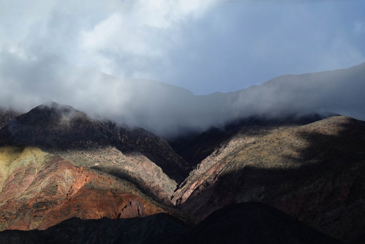 "Cerros de mi tierra" de Ana Maria Real