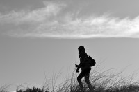 Contra el viento en las dunas