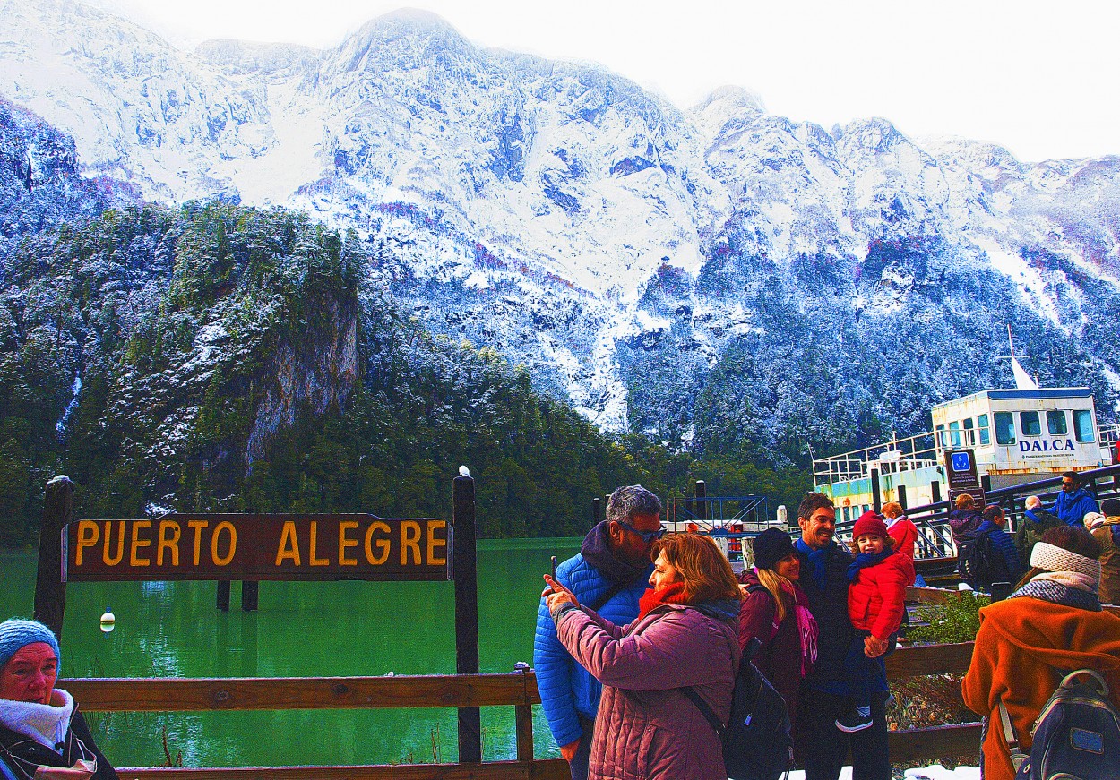 "Puerto Alegre (Lago Frias)" de Roberto Bernabitti