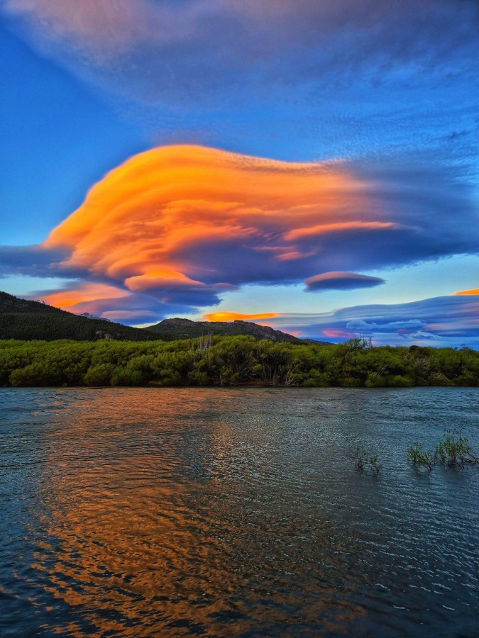 "Atardecer con nubes lenticulares" de Eduardo Jorge Pompei