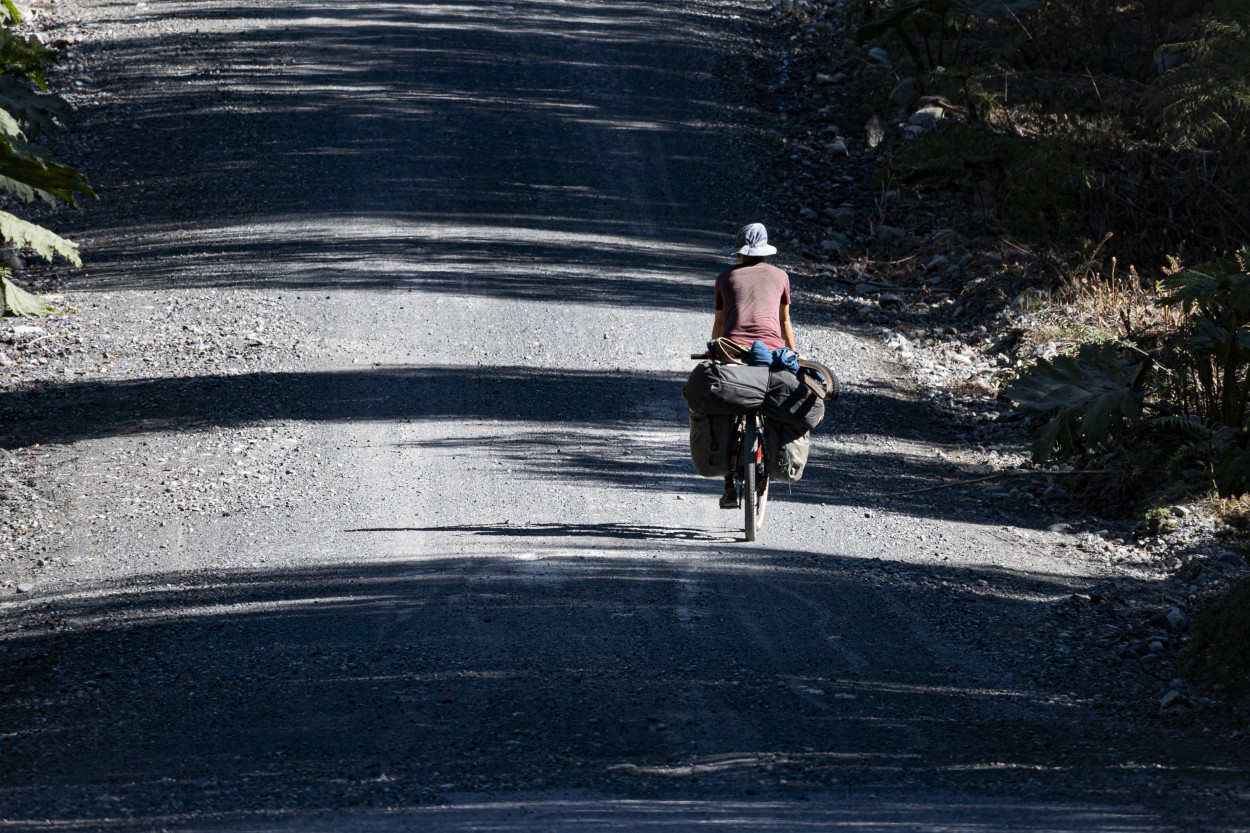 "Recorriendo el mundo en bicicleta" de Daniel Oliveros