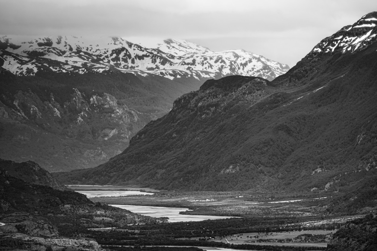 "cumbres nevadas" de Daniel Oliveros