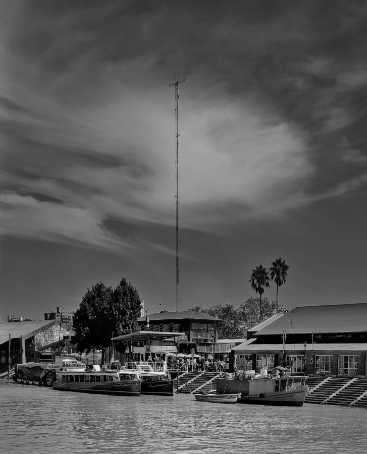 "Puerto de frutas" de Roberto Guillermo Hagemann