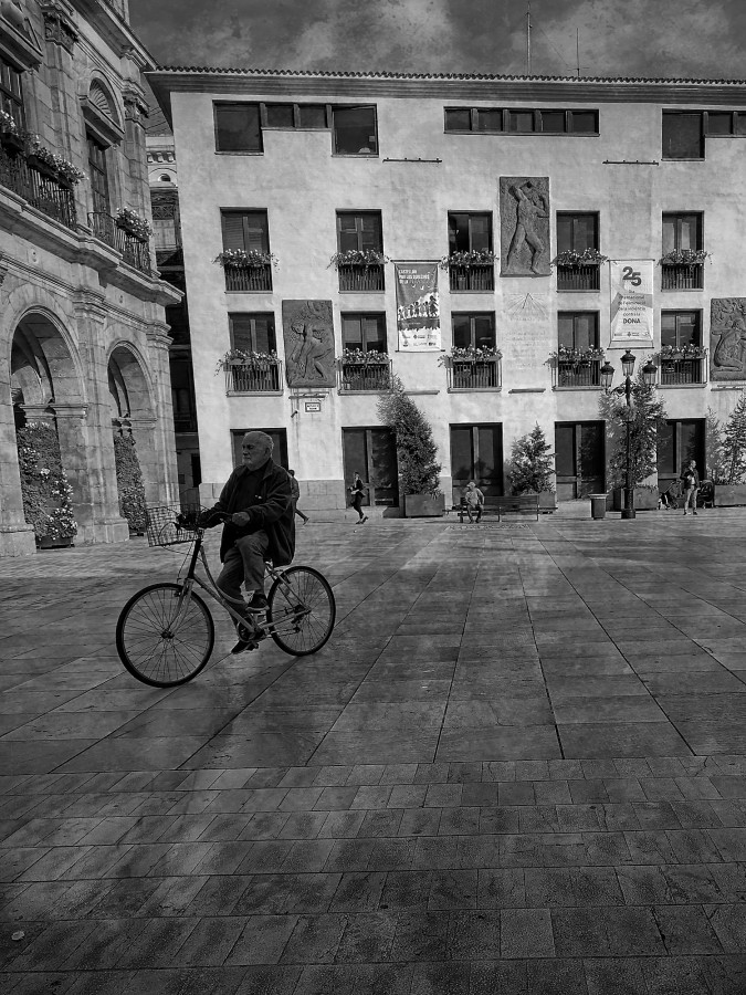 "Paseo en bicicleta. Castelln, Espaa." de Juan Beas