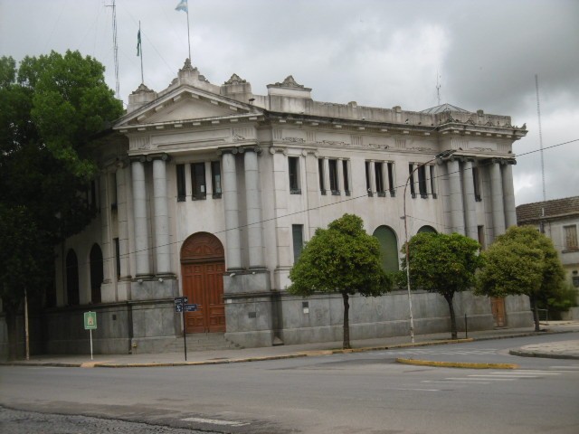 "Palacio Municipal de Balcarce" de Miguel Angel Palermo