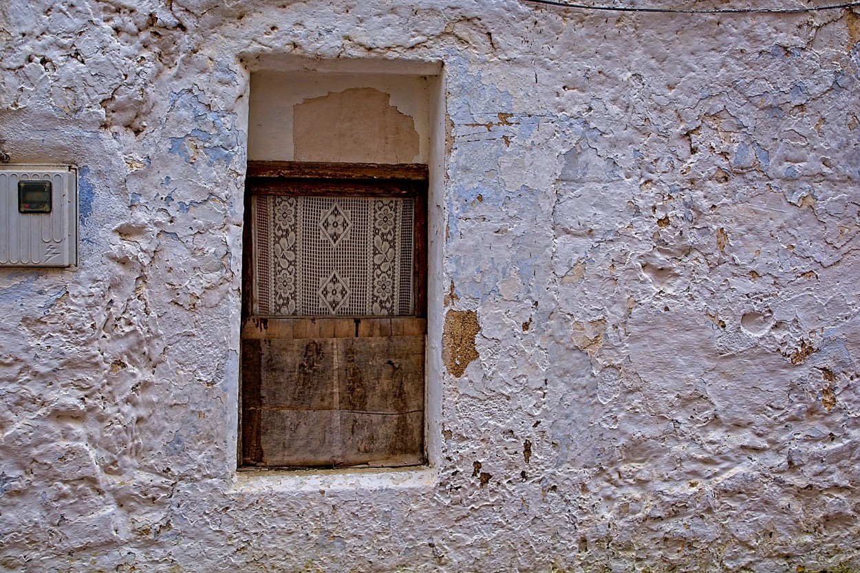 "Ventana, Cat, Castelln, Espaa" de Juan Beas