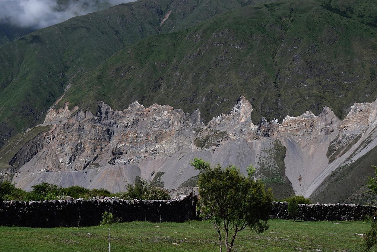 "Ladera Sur" de Ana Maria Real