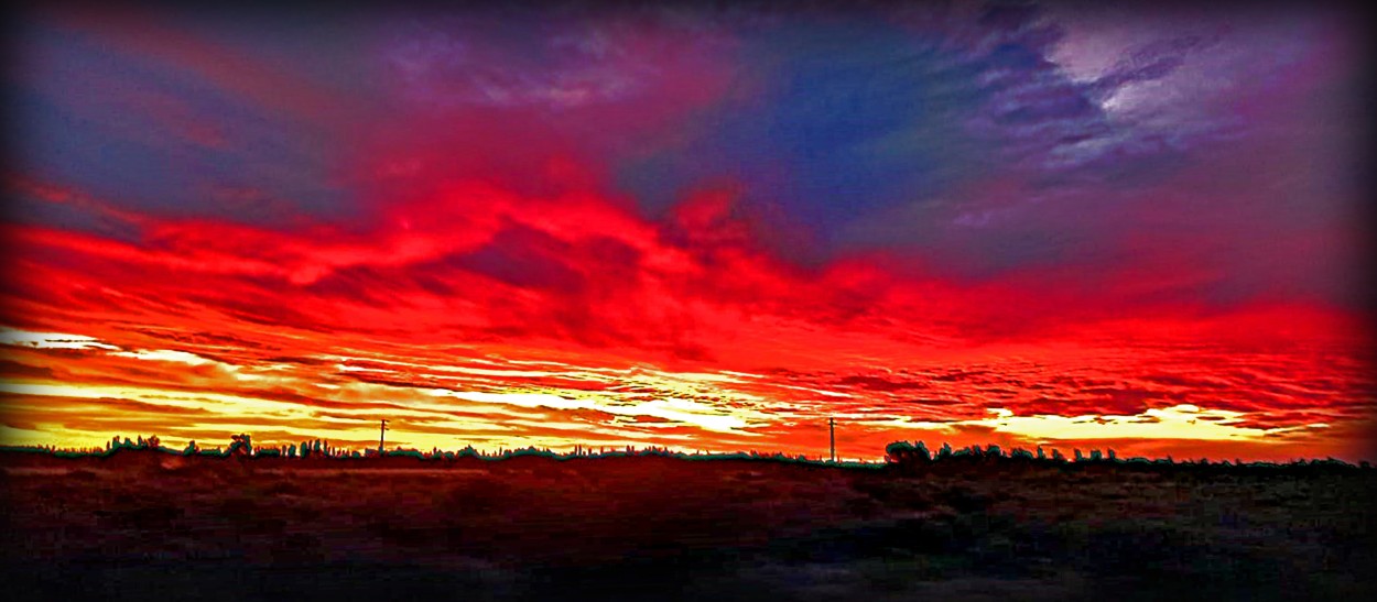 "Atardecer de fuego en la estepa patagnica" de Gustavo Luben Ivanoff