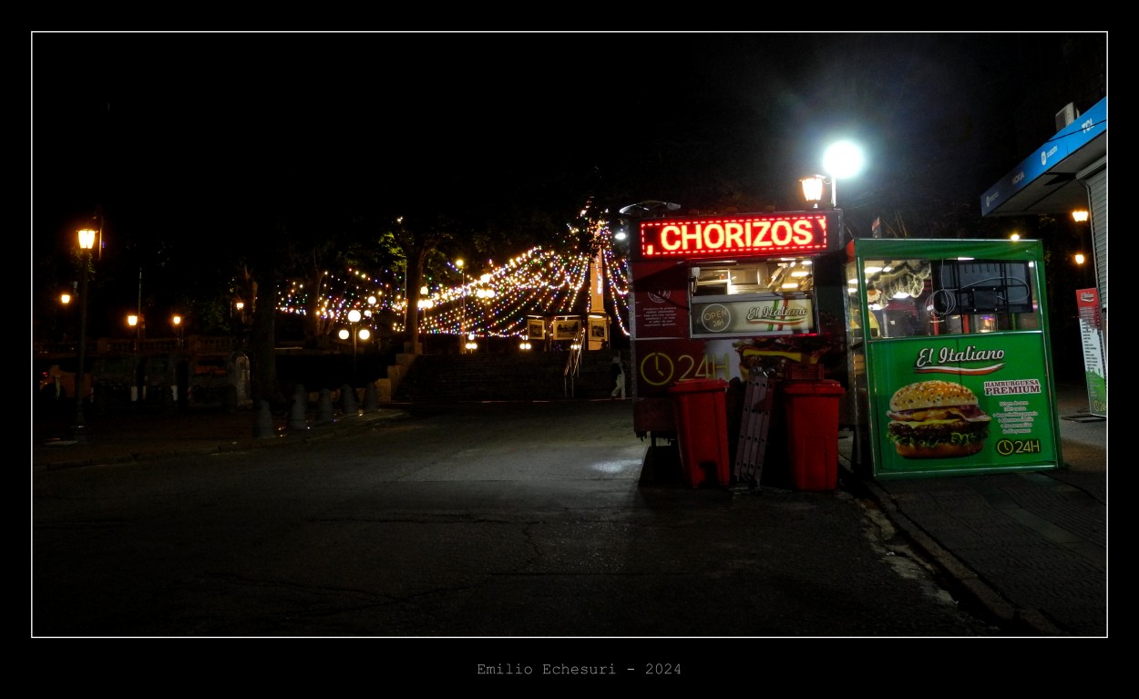 "Chorizos las 24 horas" de Emilio Echesuri