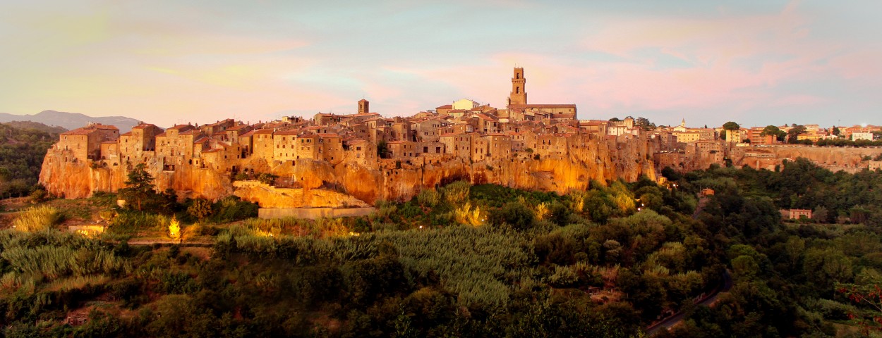 "Pitigliano, Italia" de Manuel Raul Pantin Rivero