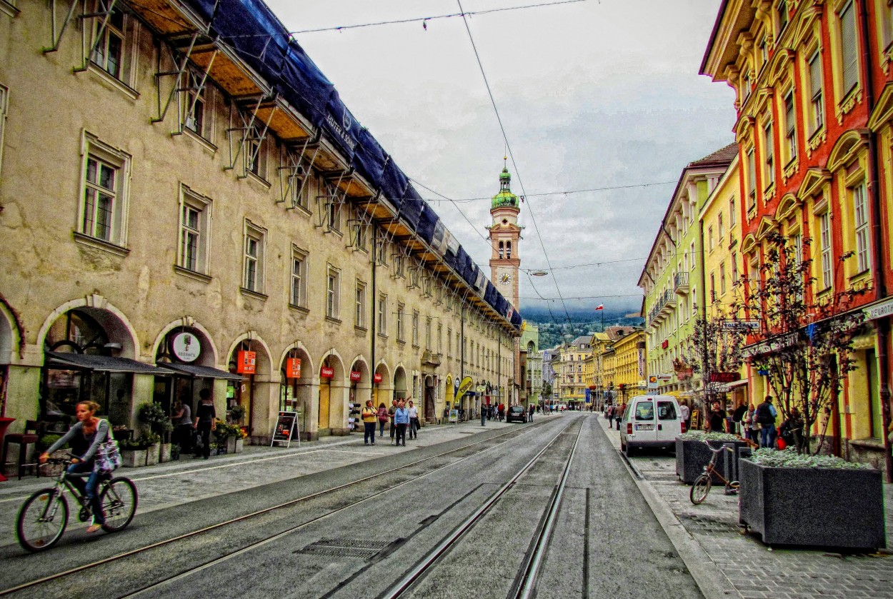 "Una calle de Insbruck, Austria" de Manuel Raul Pantin Rivero