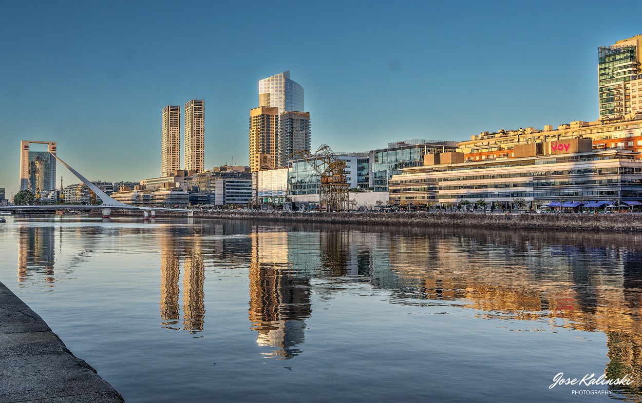 "Puerto Madero" de Jose Carlos Kalinski