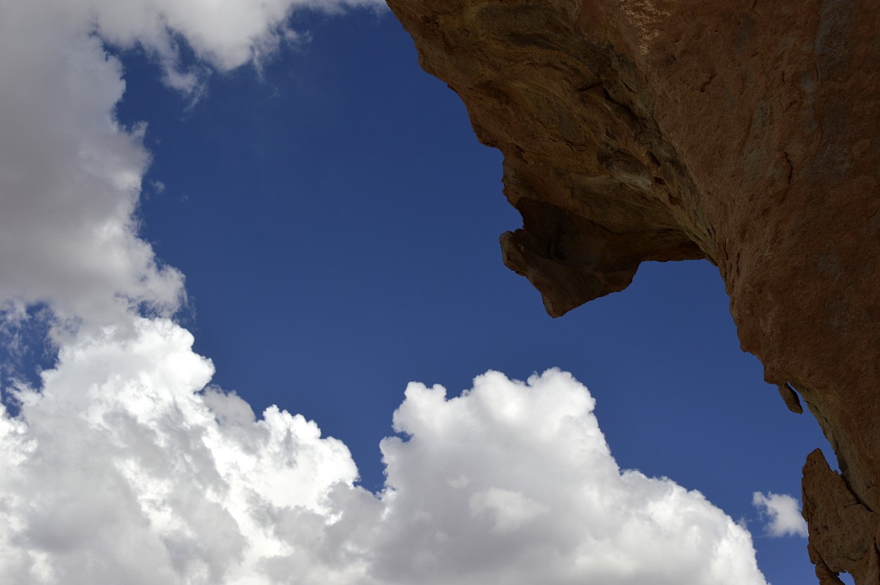 "Las nubes y la pea" de Marcos Pedro Escudero