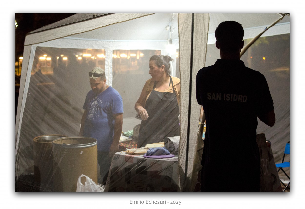 "Tortas fritas para la cena" de Emilio Echesuri