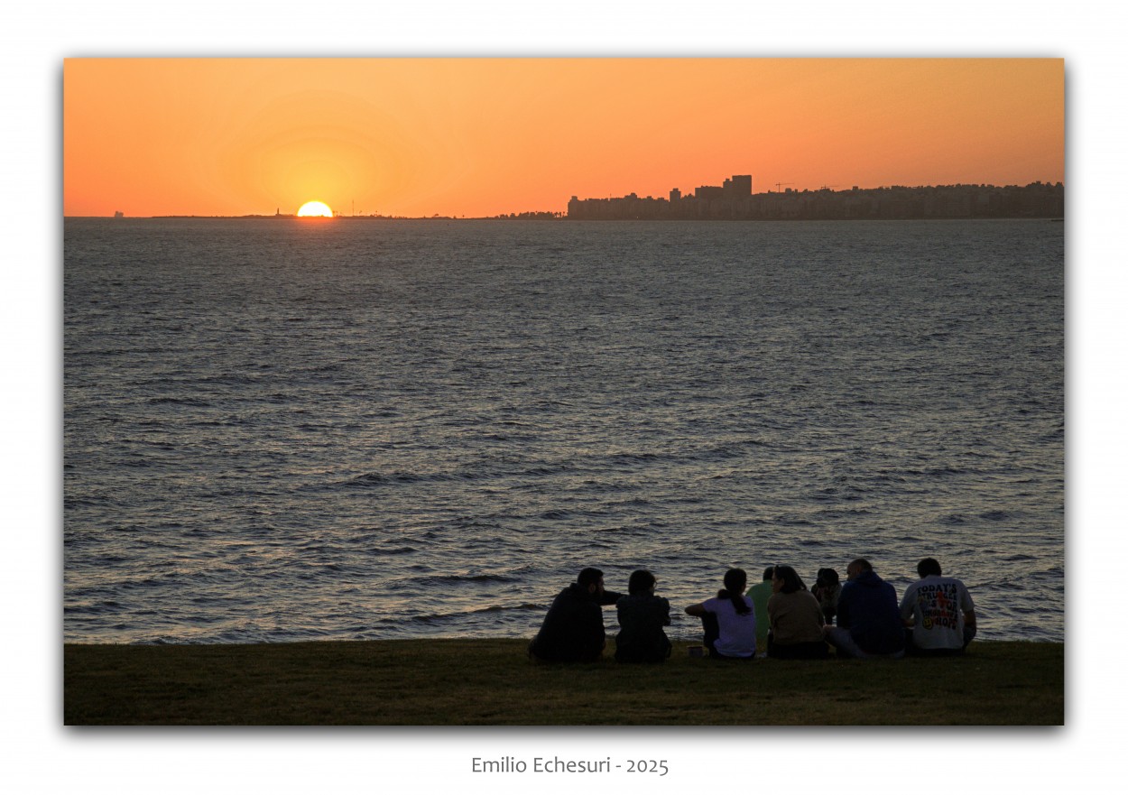 "Despidiendo al Sol (II)" de Emilio Echesuri