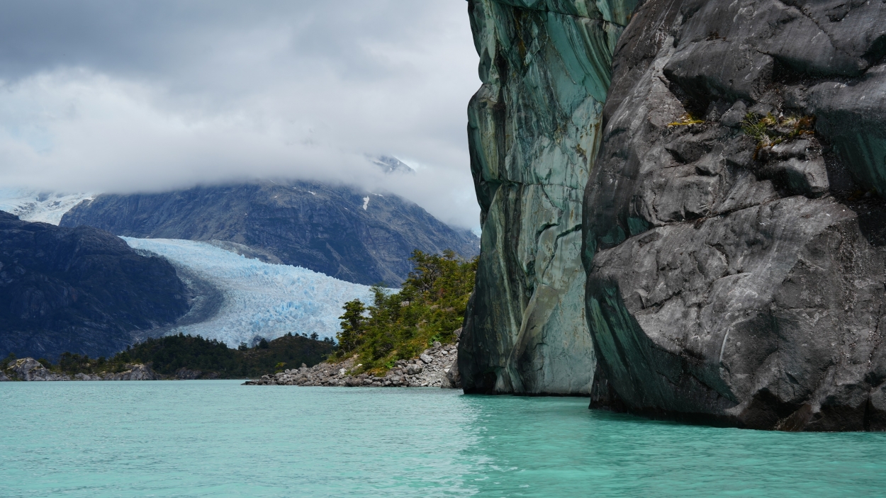 FotoRevista / Ruben Alex Villarroel / lago leones y glaciar