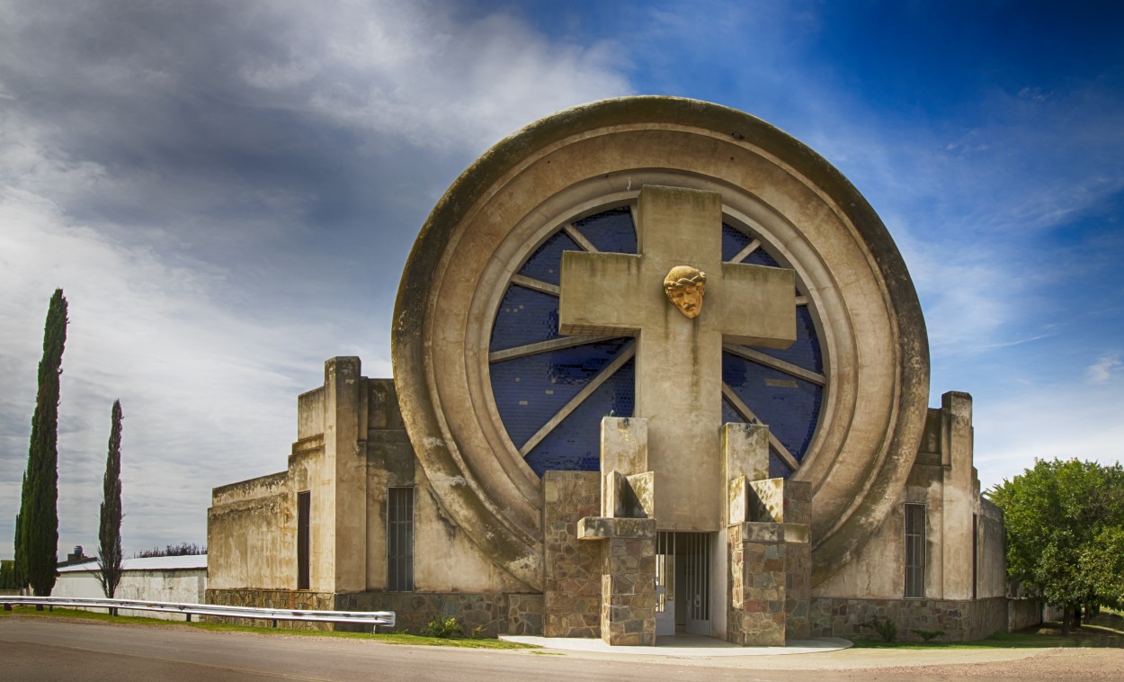 "Cementerio Saldungaray" de Edith Polverini