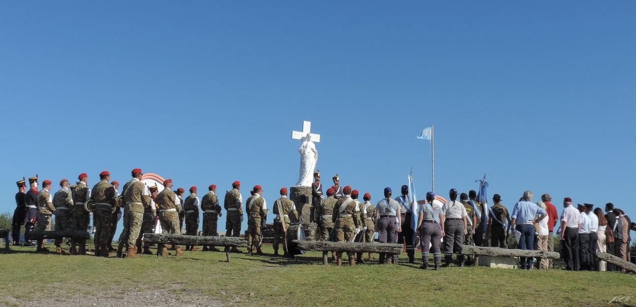 "A los pies del Cristo" de Jorge Vargas