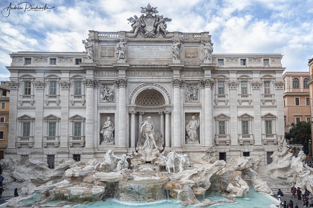 "Fontana di Trevi" de Andrs Pluchinotta