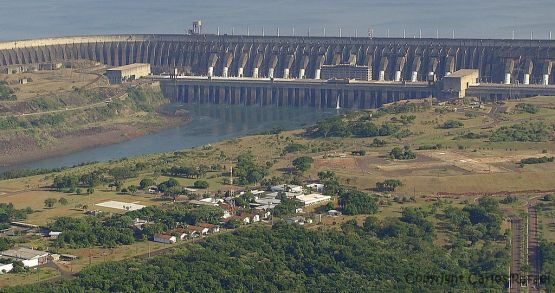 Foto 1/Itaipu (del guarani: Piedra que suena)