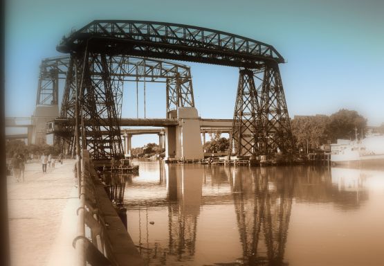 Foto 5/el puente y el Riachuelo