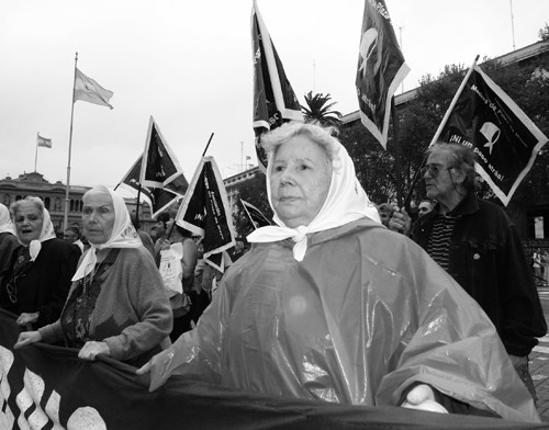 Foto 1/Ronda en Plaza de Mayo