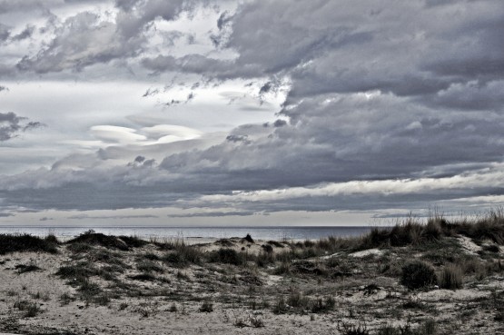 Foto 3/Arena, mar y nubes