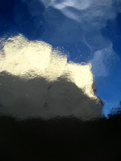 Foto 1/abstracciones a travez de un vidrio martillado