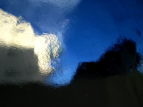 Foto 2/abstracciones a travez de un vidrio martillado