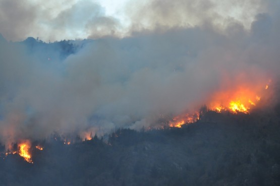 Foto 4/Fuego en el Lago Puelo