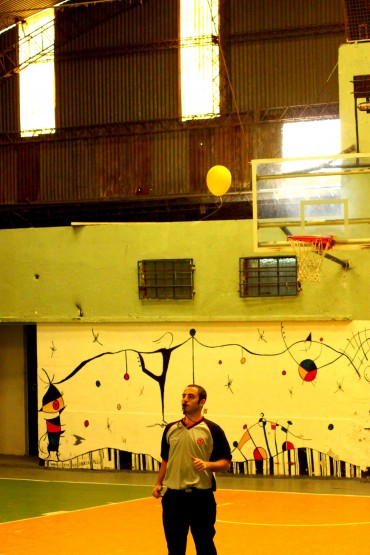 Foto 2/el globo que queria ser pelota de basquet