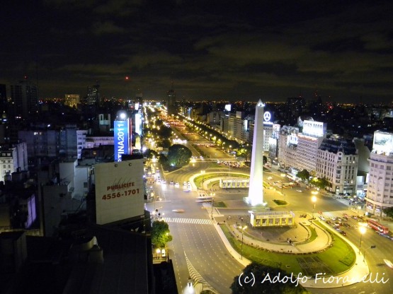 Foto 1/Noche de Buenos Aires desde el aire