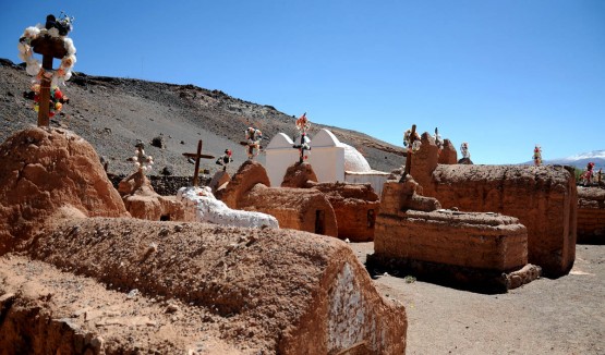 Foto 3/un cementerio de adobe