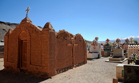 Foto 4/un cementerio de adobe