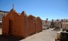 un cementerio de adobe