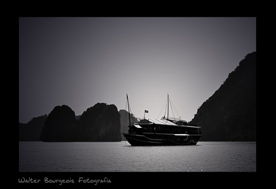 Foto 1/Navegando Ha Long Bay - V ietnam